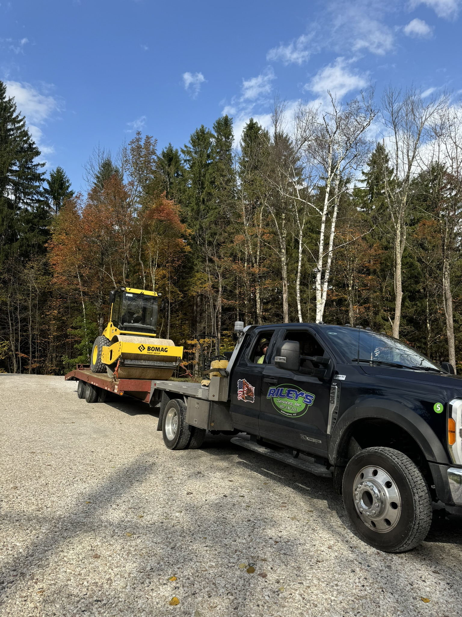 Riley's services trucking hauling equipment